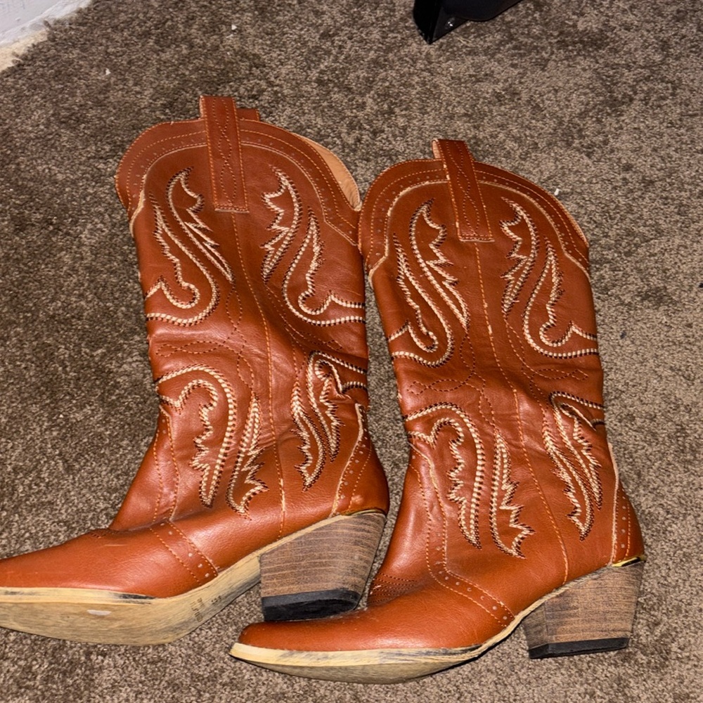 Very volatile cowgirl boots